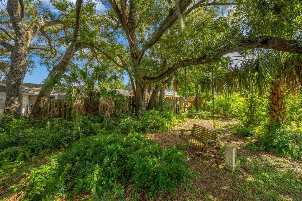 For Sale: $450,000 (3 beds, 3 baths, 1316 Square Feet)