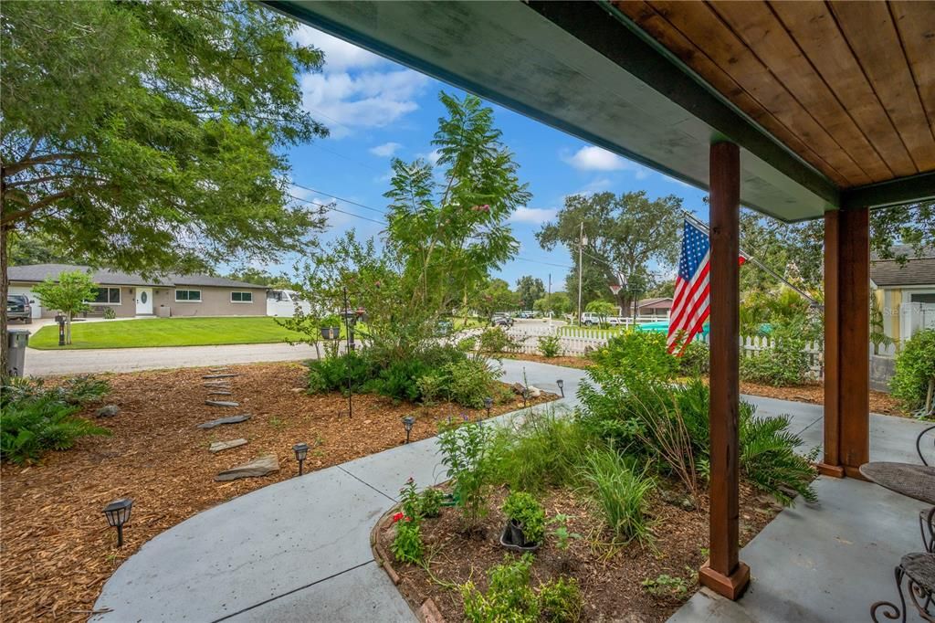 For Sale: $450,000 (3 beds, 3 baths, 1316 Square Feet)