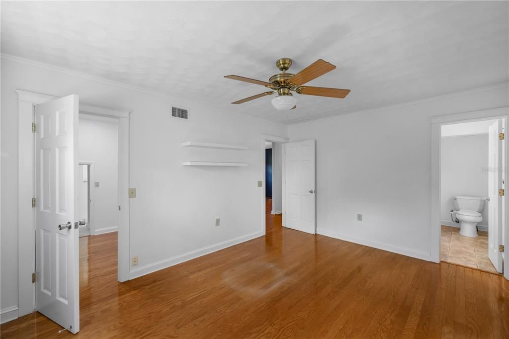 For Sale: $450,000 (3 beds, 3 baths, 1316 Square Feet)