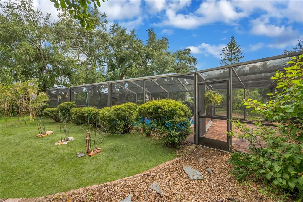 For Sale: $450,000 (3 beds, 3 baths, 1316 Square Feet)