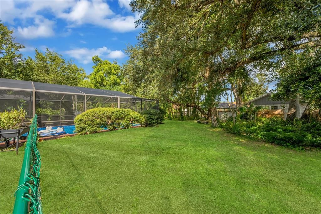 For Sale: $450,000 (3 beds, 3 baths, 1316 Square Feet)