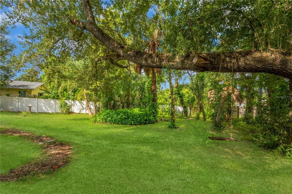 For Sale: $450,000 (3 beds, 3 baths, 1316 Square Feet)