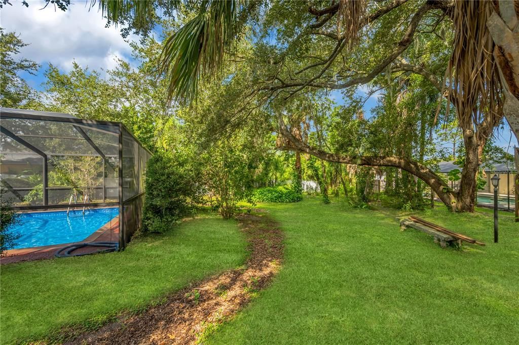 For Sale: $450,000 (3 beds, 3 baths, 1316 Square Feet)