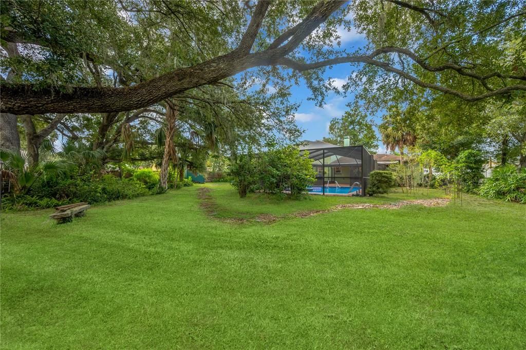 For Sale: $450,000 (3 beds, 3 baths, 1316 Square Feet)