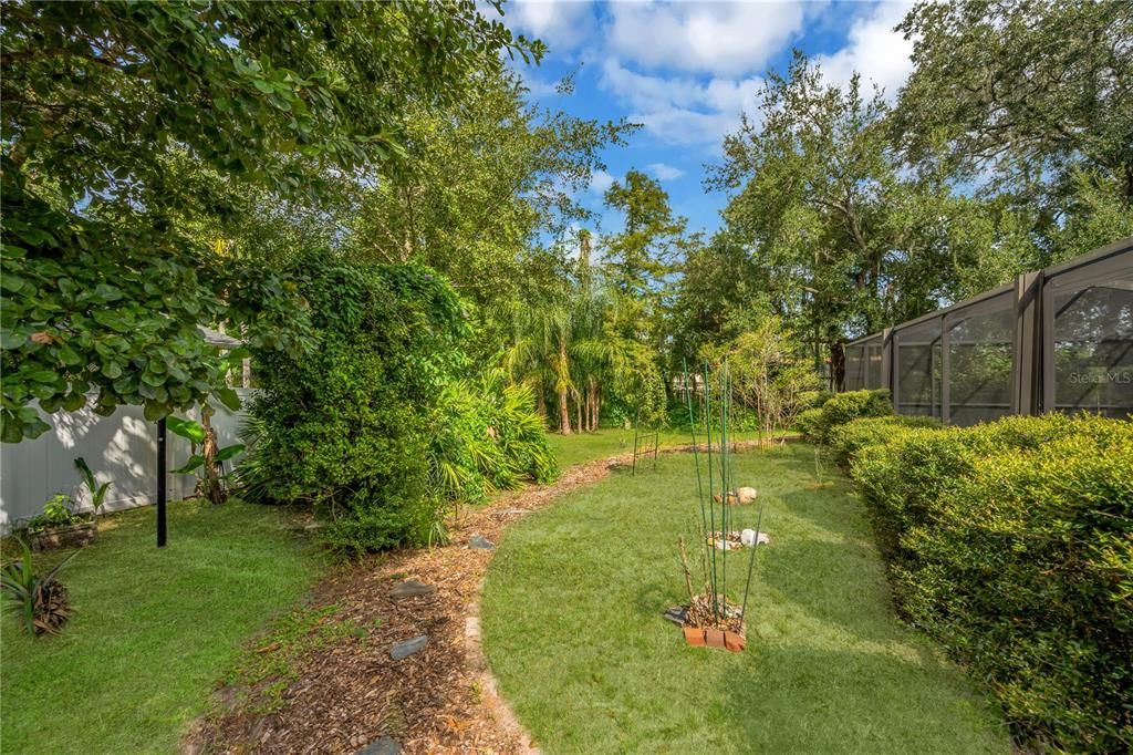 For Sale: $450,000 (3 beds, 3 baths, 1316 Square Feet)