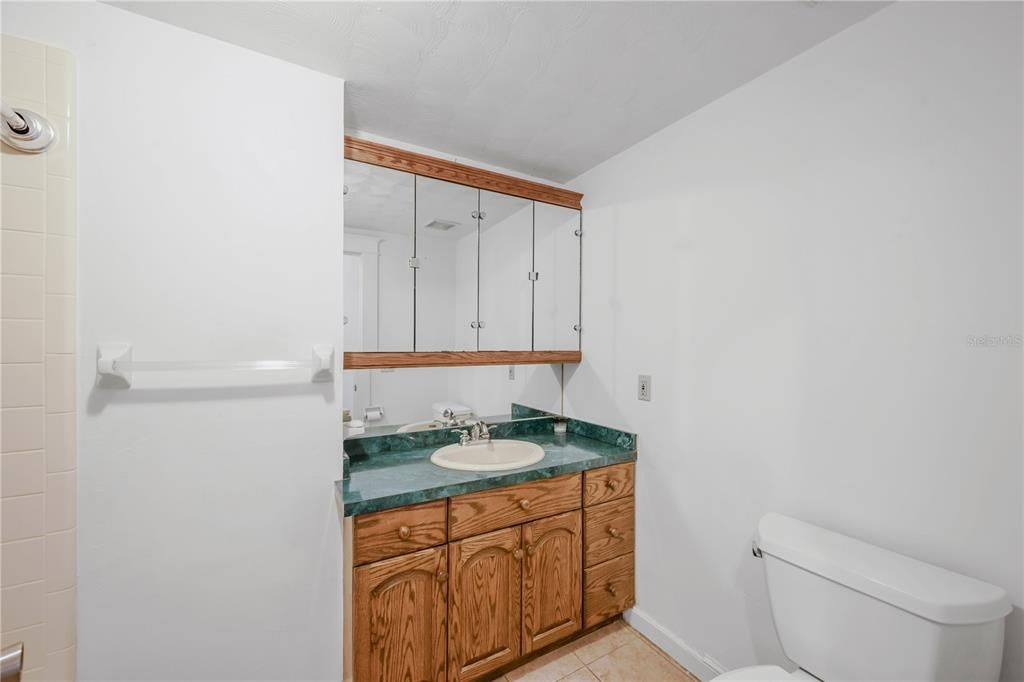For Sale: $450,000 (3 beds, 3 baths, 1316 Square Feet)