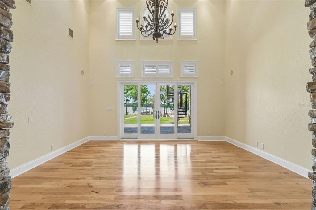 For Sale: $3,500,000 (6 beds, 7 baths, 5776 Square Feet)