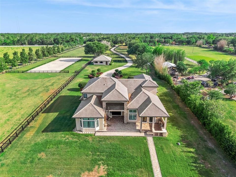 For Sale: $3,500,000 (6 beds, 7 baths, 5776 Square Feet)