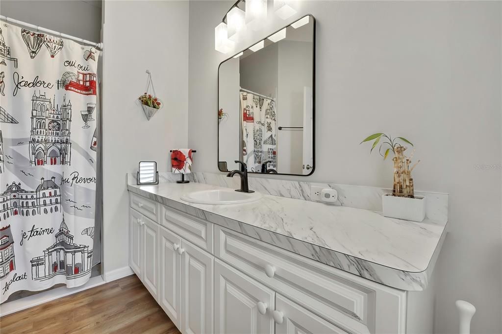 For Sale: $249,999 (2 beds, 2 baths, 1238 Square Feet)