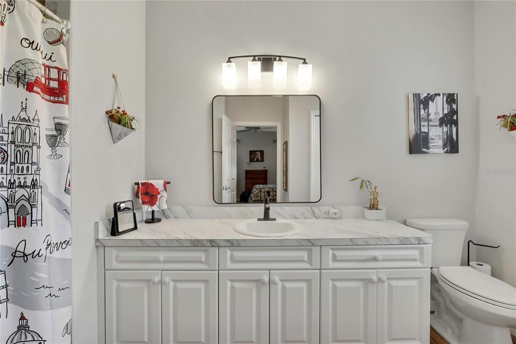 For Sale: $249,999 (2 beds, 2 baths, 1238 Square Feet)