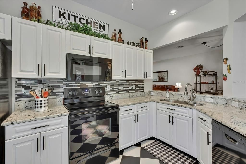 For Sale: $249,999 (2 beds, 2 baths, 1238 Square Feet)