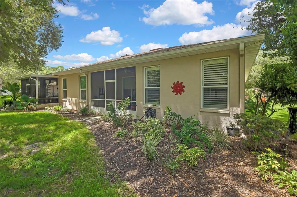 For Sale: $249,999 (2 beds, 2 baths, 1238 Square Feet)