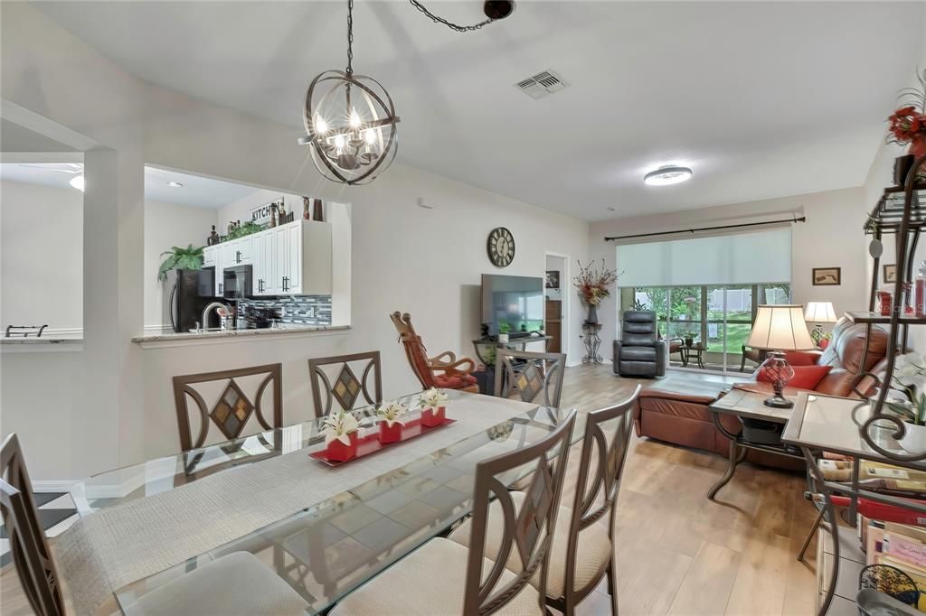 For Sale: $249,999 (2 beds, 2 baths, 1238 Square Feet)