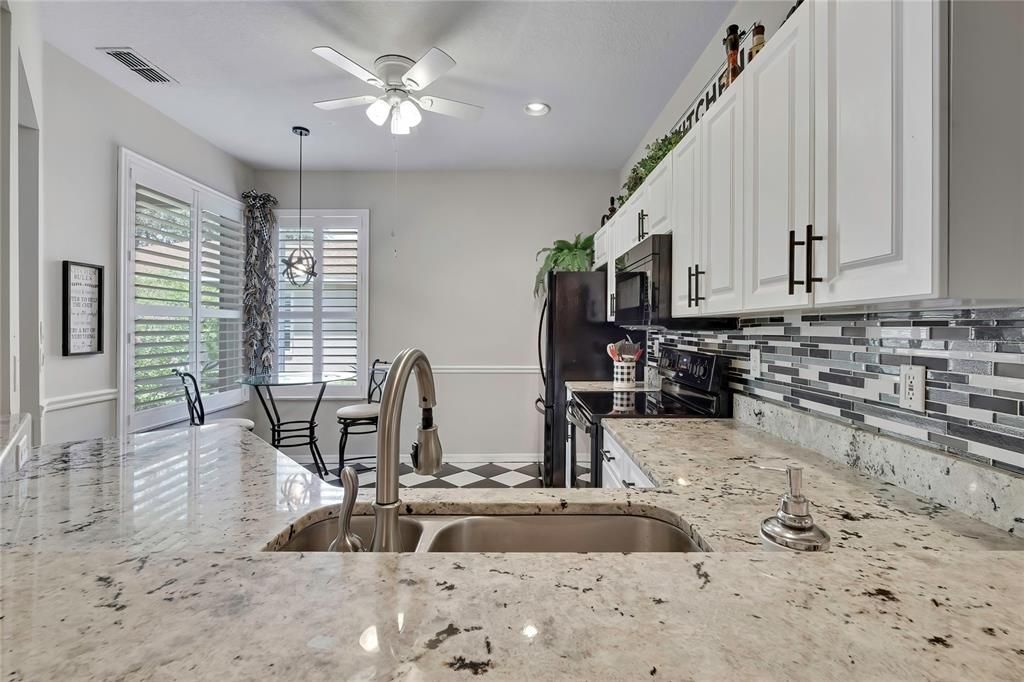 For Sale: $249,999 (2 beds, 2 baths, 1238 Square Feet)