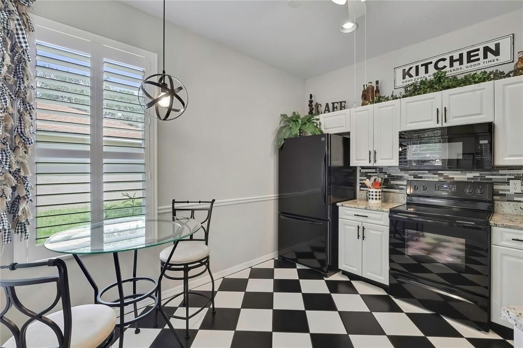 For Sale: $249,999 (2 beds, 2 baths, 1238 Square Feet)