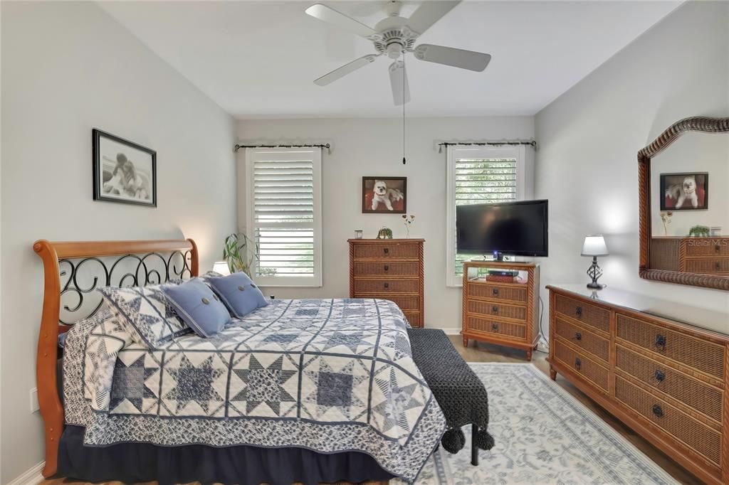 For Sale: $249,999 (2 beds, 2 baths, 1238 Square Feet)