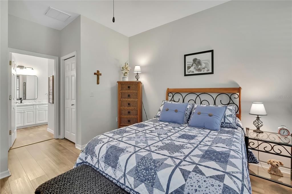 For Sale: $249,999 (2 beds, 2 baths, 1238 Square Feet)