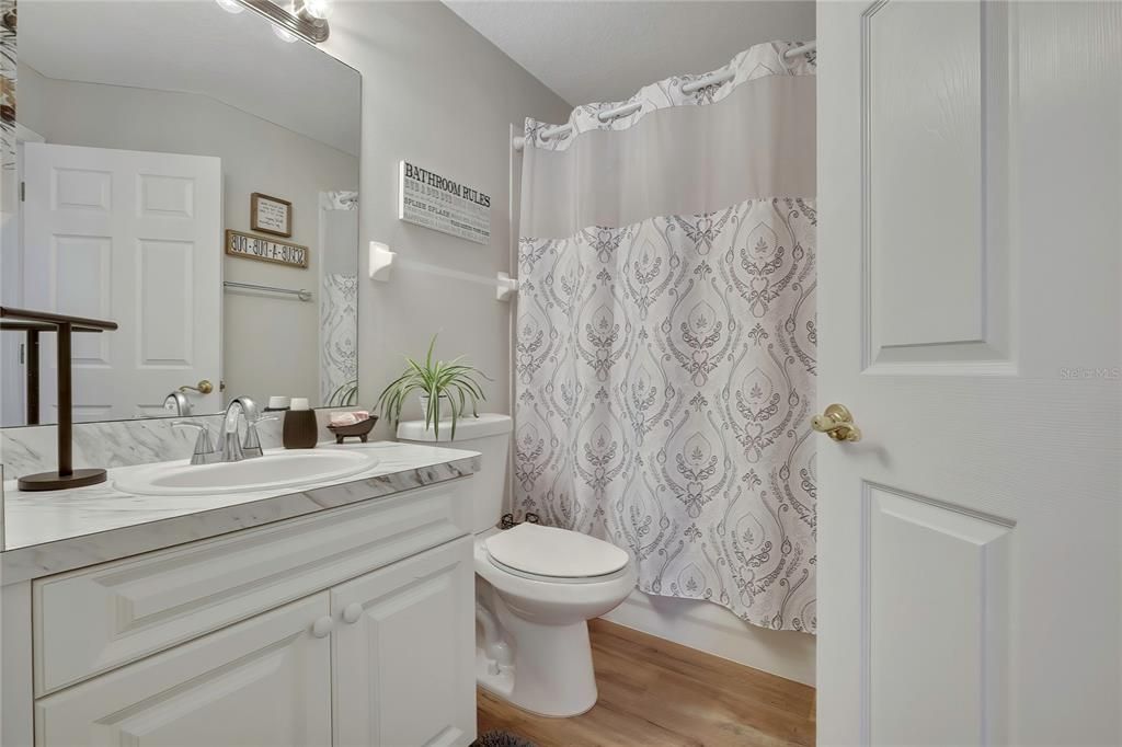 For Sale: $249,999 (2 beds, 2 baths, 1238 Square Feet)