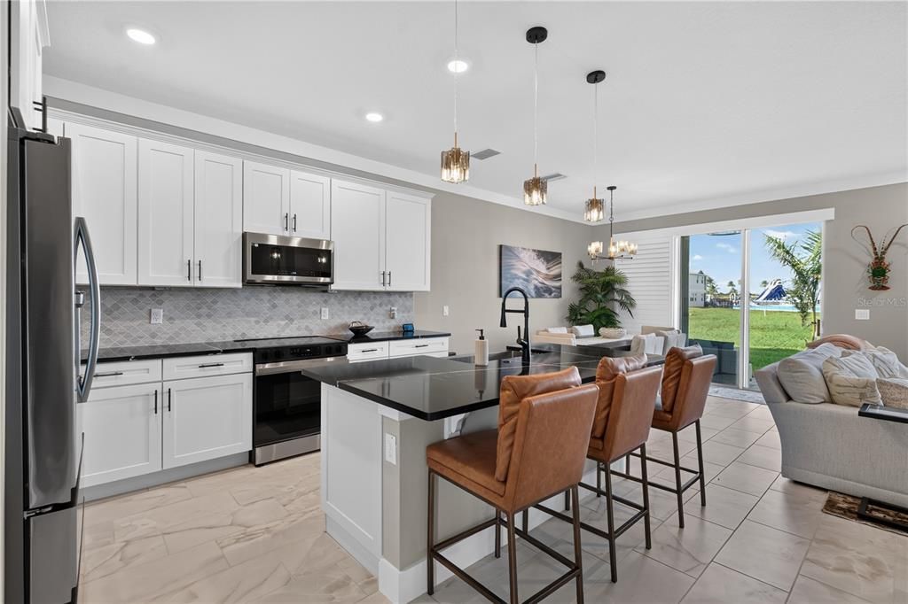For Sale: $450,000 (3 beds, 2 baths, 1748 Square Feet)