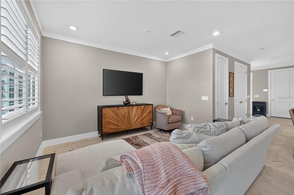 For Sale: $450,000 (3 beds, 2 baths, 1748 Square Feet)