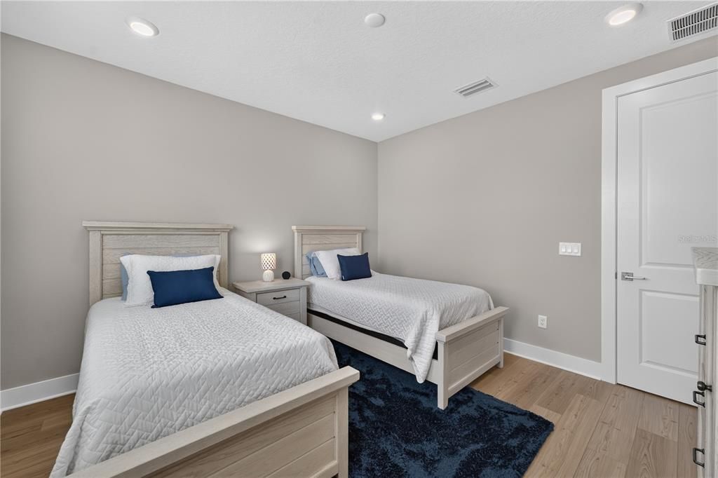 For Sale: $450,000 (3 beds, 2 baths, 1748 Square Feet)