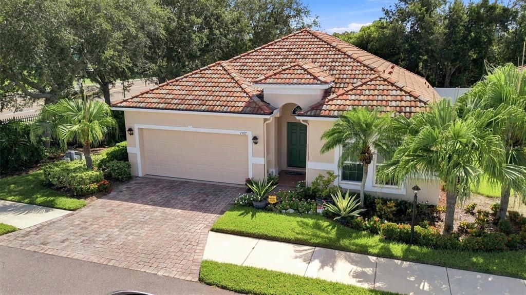 For Sale: $399,000 (3 beds, 2 baths, 1729 Square Feet)