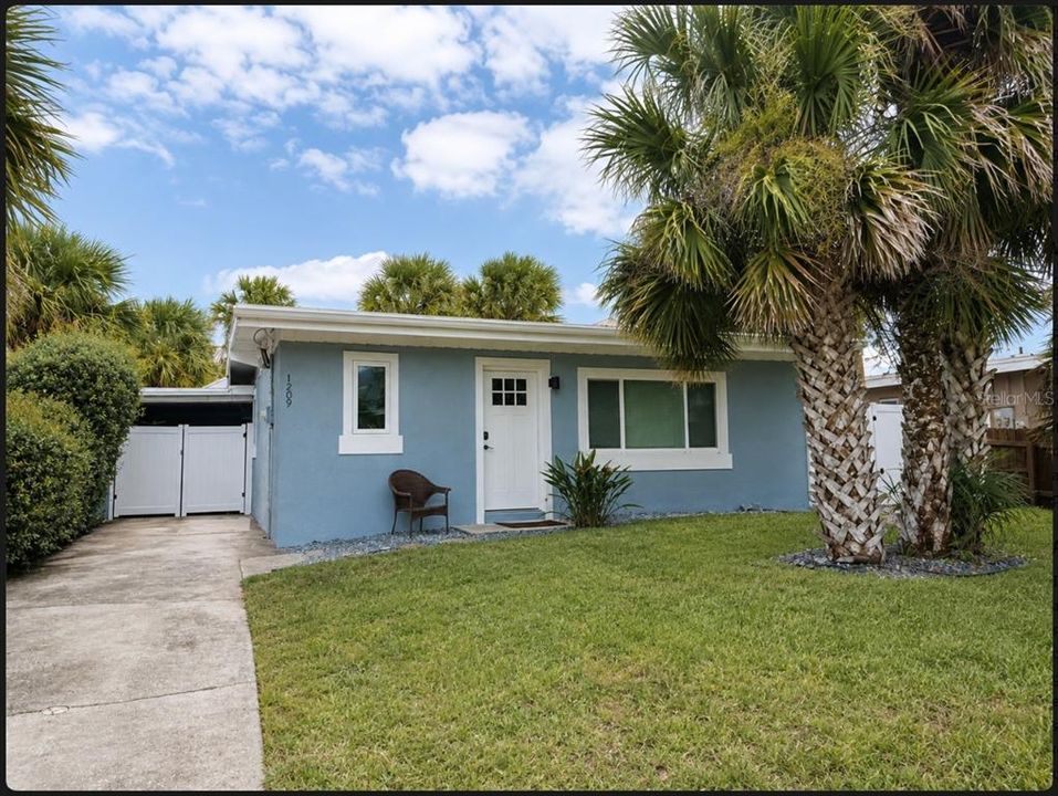 For Rent: $2,600 (2 beds, 1 baths, 756 Square Feet)