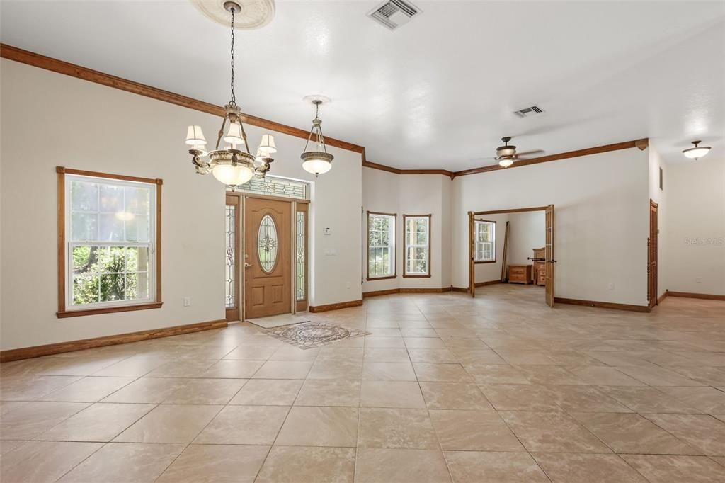 En Venta: $839,900 (3 camas, 3 baños, 3356 Pies cuadrados)