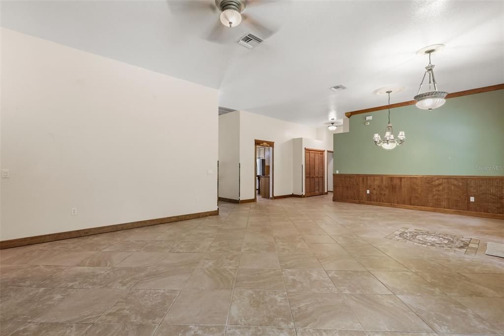 En Venta: $839,900 (3 camas, 3 baños, 3356 Pies cuadrados)