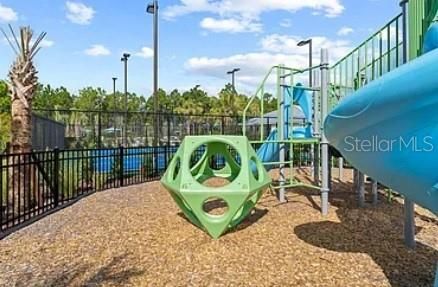 For Rent: $2,900 (4 beds, 3 baths, 1842 Square Feet)