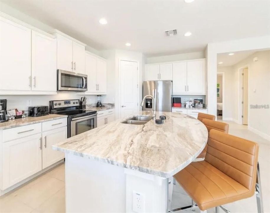 For Sale: $510,000 (4 beds, 3 baths, 2363 Square Feet)