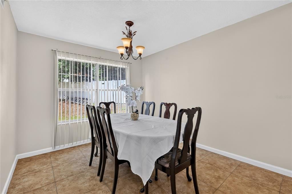 For Sale: $359,000 (3 beds, 2 baths, 1653 Square Feet)