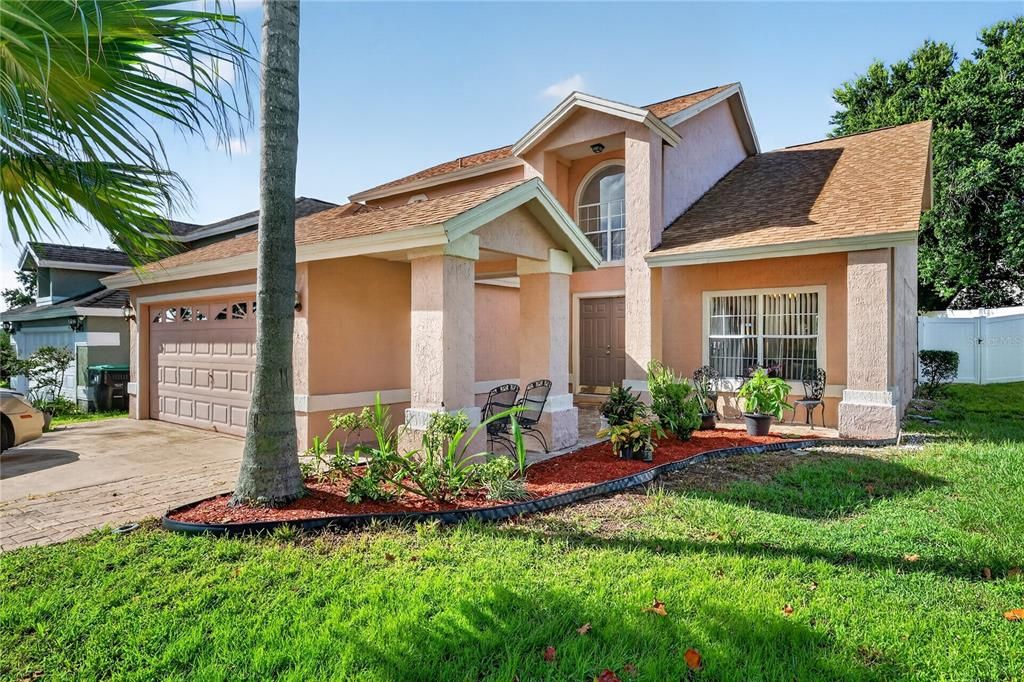 For Sale: $359,000 (3 beds, 2 baths, 1653 Square Feet)