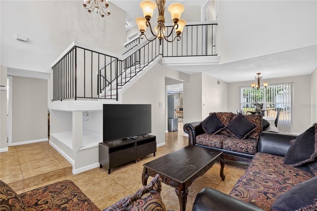 For Sale: $359,000 (3 beds, 2 baths, 1653 Square Feet)