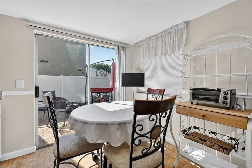For Sale: $359,000 (3 beds, 2 baths, 1653 Square Feet)