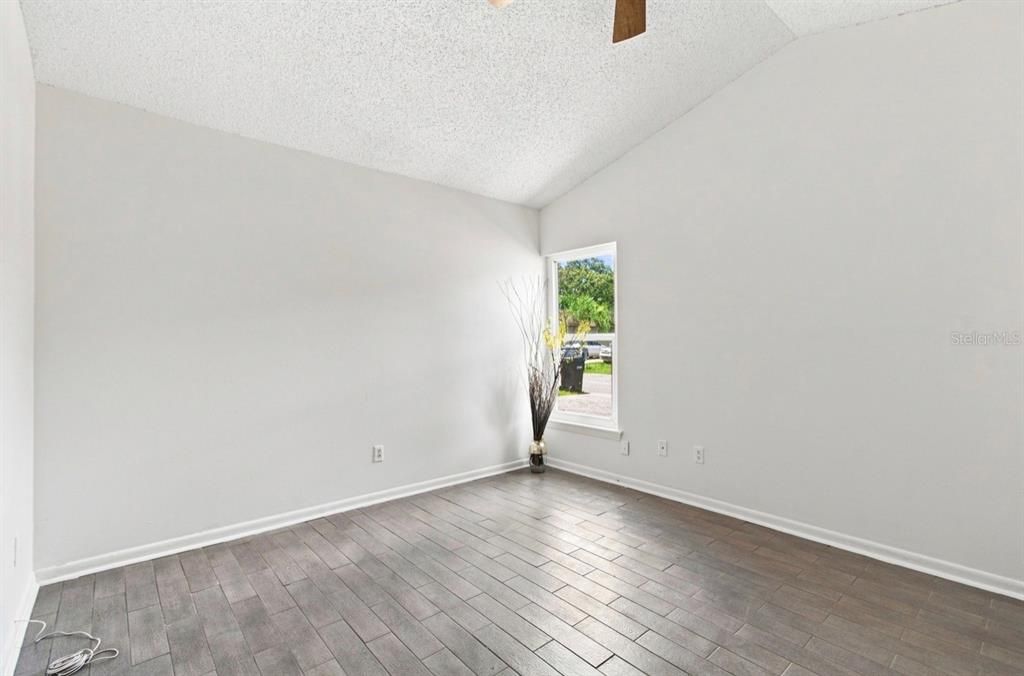 En Venta: $365,000 (3 camas, 2 baños, 1337 Pies cuadrados)