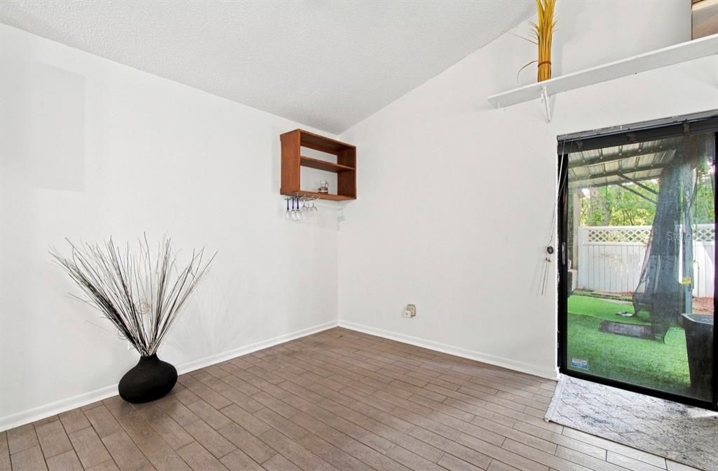 En Venta: $365,000 (3 camas, 2 baños, 1337 Pies cuadrados)