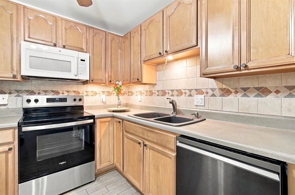En Venta: $365,000 (3 camas, 2 baños, 1337 Pies cuadrados)