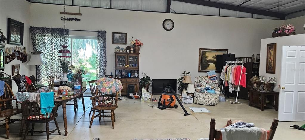 На продажу: $1,270,000 (20.26 acres)