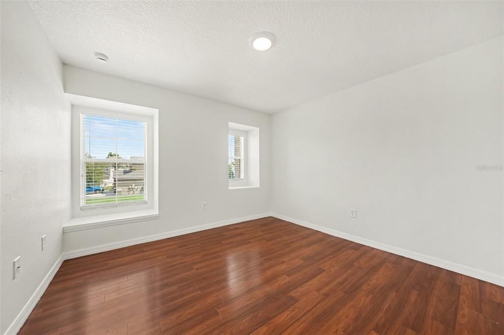 For Sale: $434,900 (3 beds, 2 baths, 2633 Square Feet)