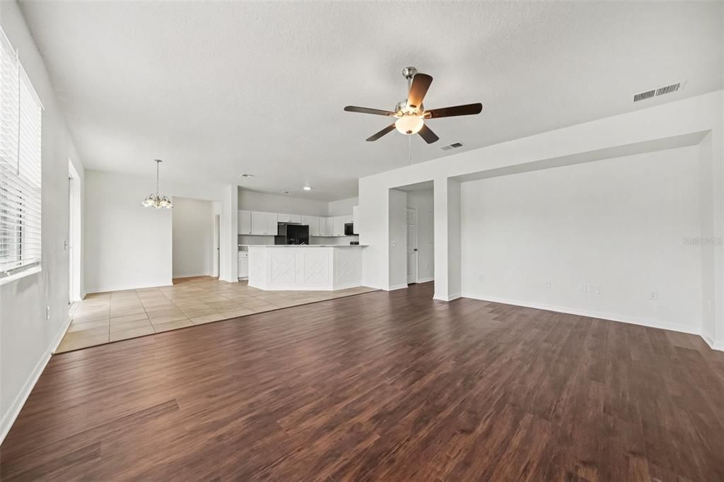 For Sale: $434,900 (3 beds, 2 baths, 2633 Square Feet)