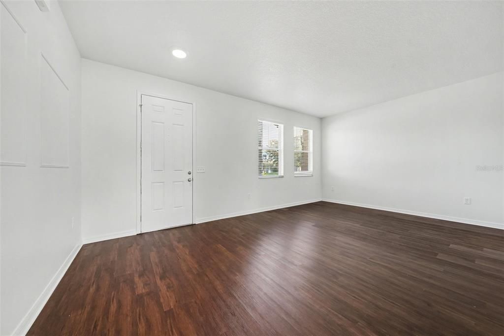 For Sale: $434,900 (3 beds, 2 baths, 2633 Square Feet)