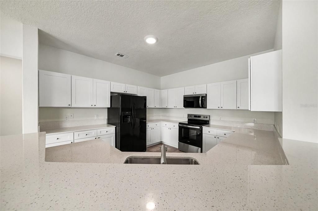 For Sale: $434,900 (3 beds, 2 baths, 2633 Square Feet)