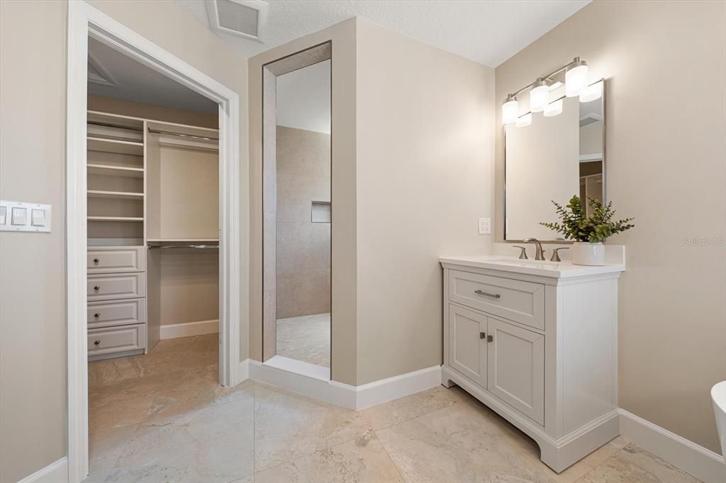 For Sale: $1,325,000 (5 beds, 3 baths, 2736 Square Feet)