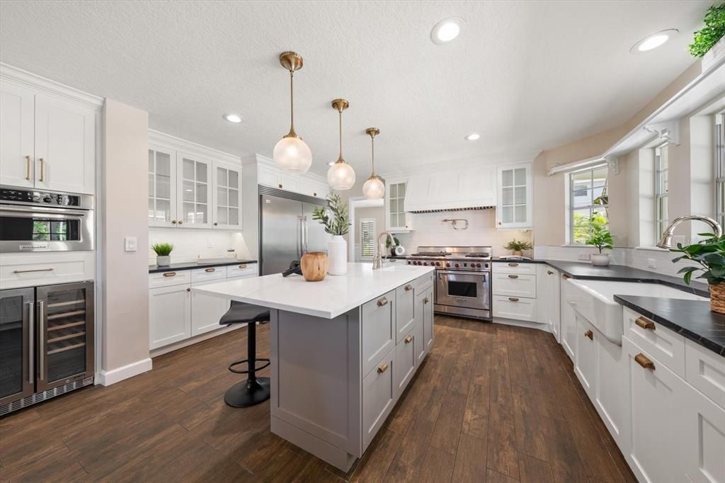 For Sale: $1,325,000 (5 beds, 3 baths, 2736 Square Feet)
