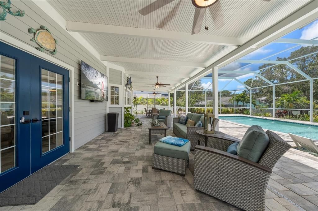 For Sale: $1,325,000 (5 beds, 3 baths, 2736 Square Feet)