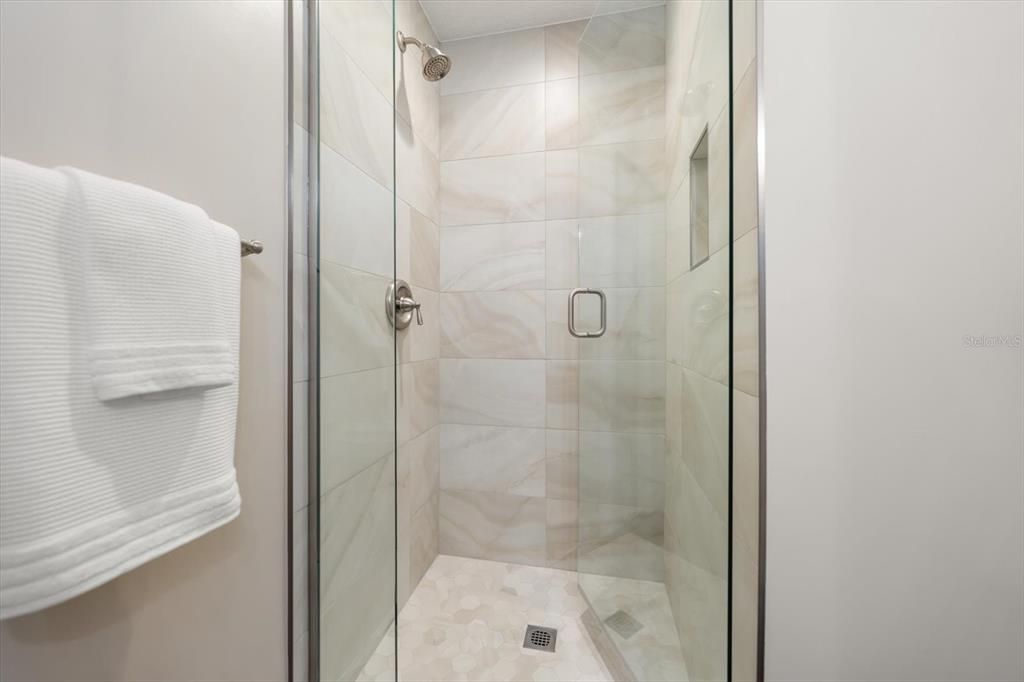 For Sale: $1,325,000 (5 beds, 3 baths, 2736 Square Feet)