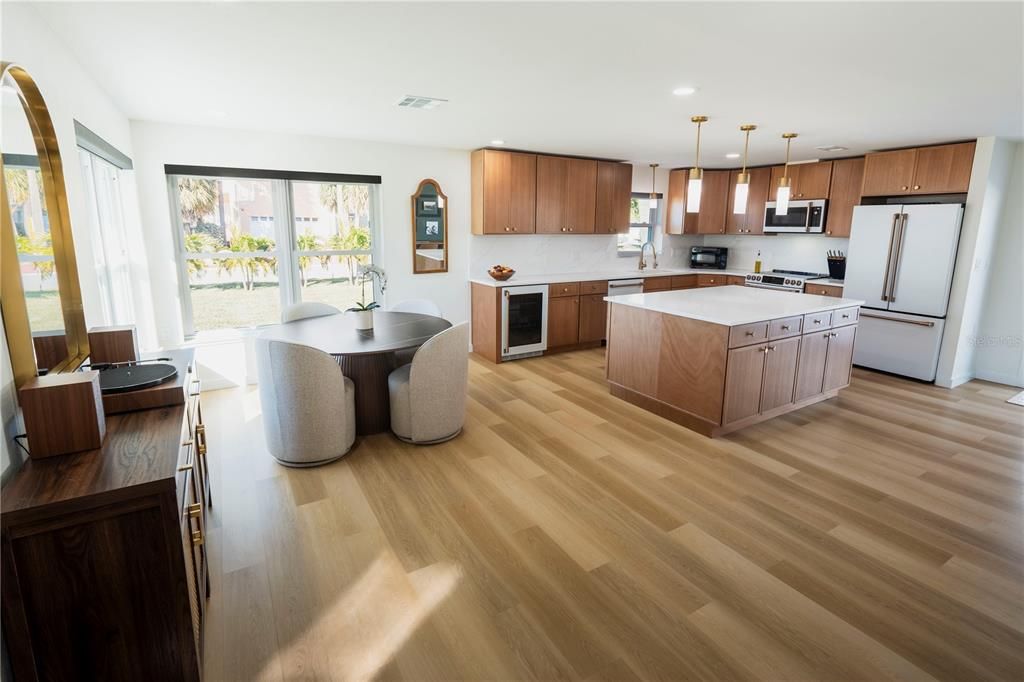 For Sale: $799,000 (3 beds, 2 baths, 1386 Square Feet)
