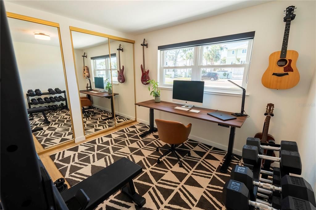 For Sale: $799,000 (3 beds, 2 baths, 1386 Square Feet)