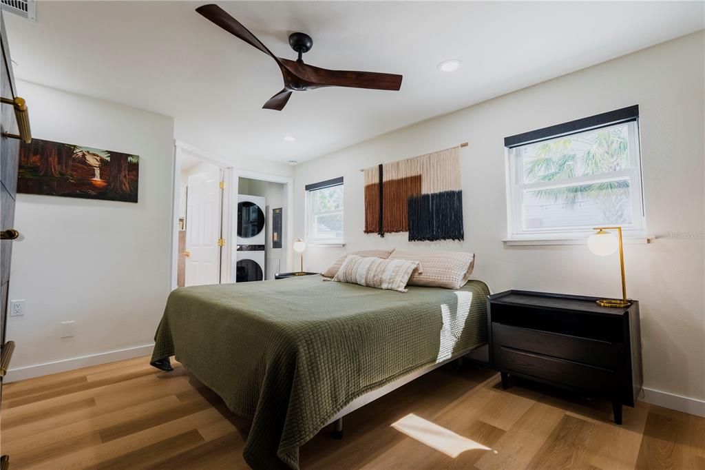 For Sale: $799,000 (3 beds, 2 baths, 1386 Square Feet)